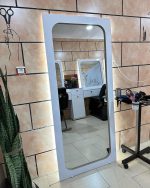 سالن زیبایی سفید براق ساده / سالن زیبایی